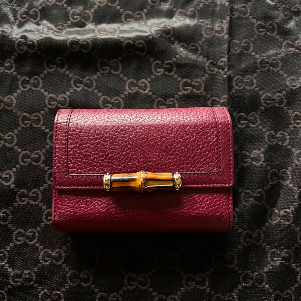 Gucci leather burgundy bamboo wallet